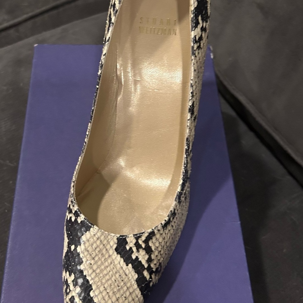 Stuart Weitzman Black and Cream Snakeskin Heels